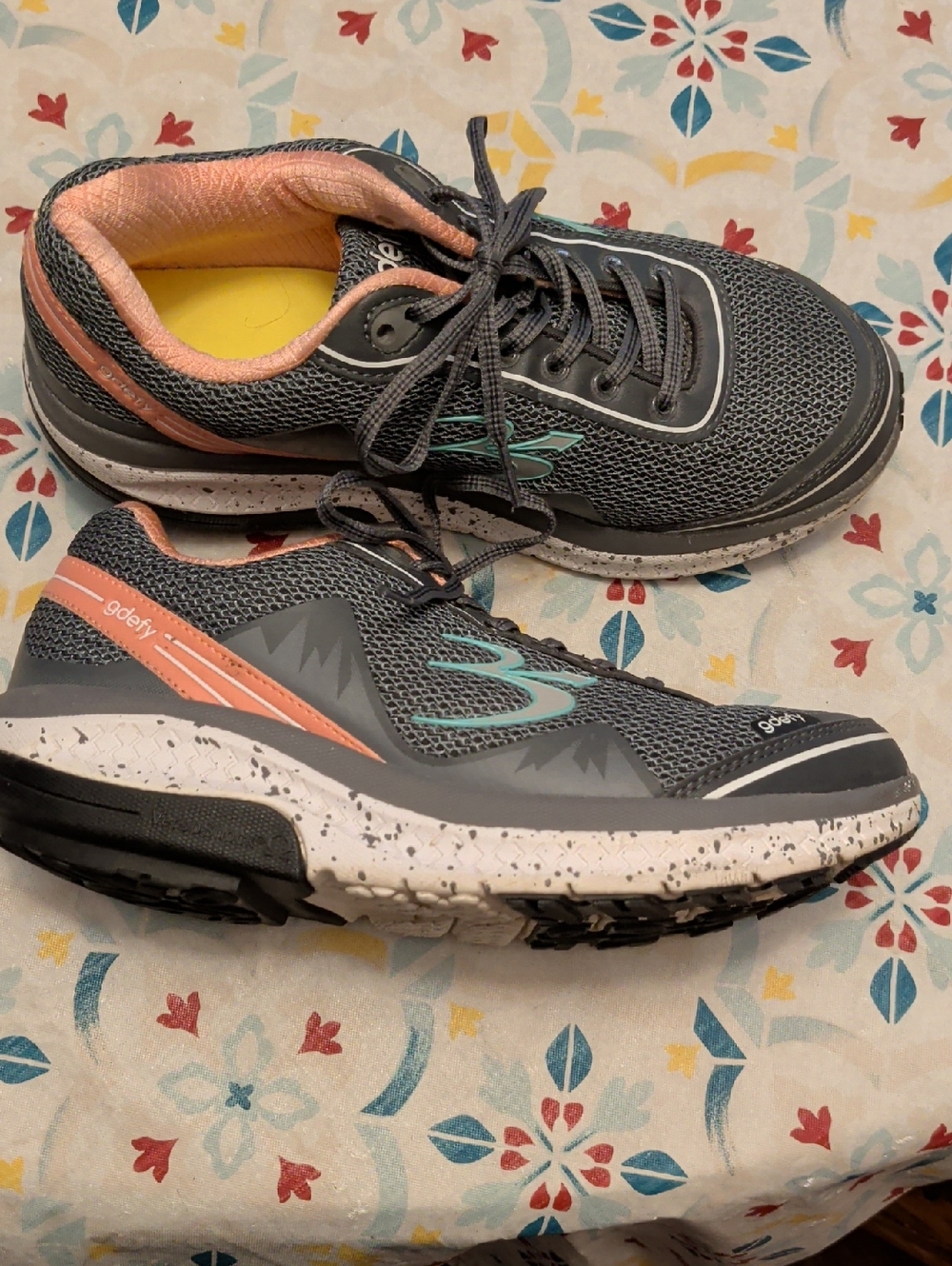 Gdefy Sneakers Mighty Walk